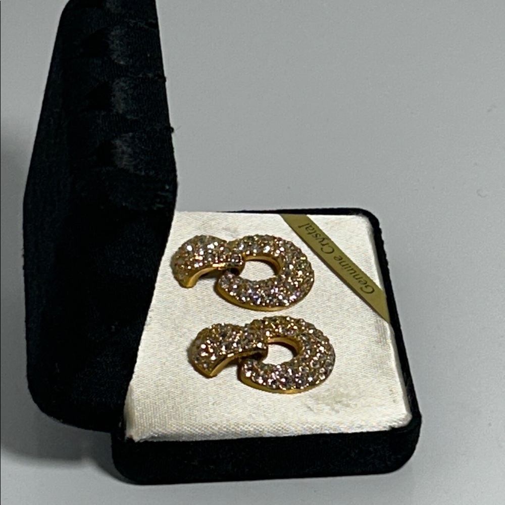 NWB 1” Gold and Crystal Chunky Hoop Earrings - Picture 9 of 10